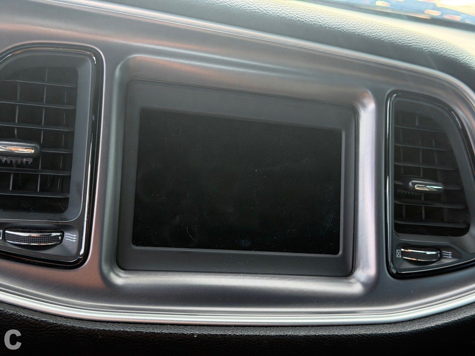 Used 2020 Dodge Challenger SXT RWD image 19