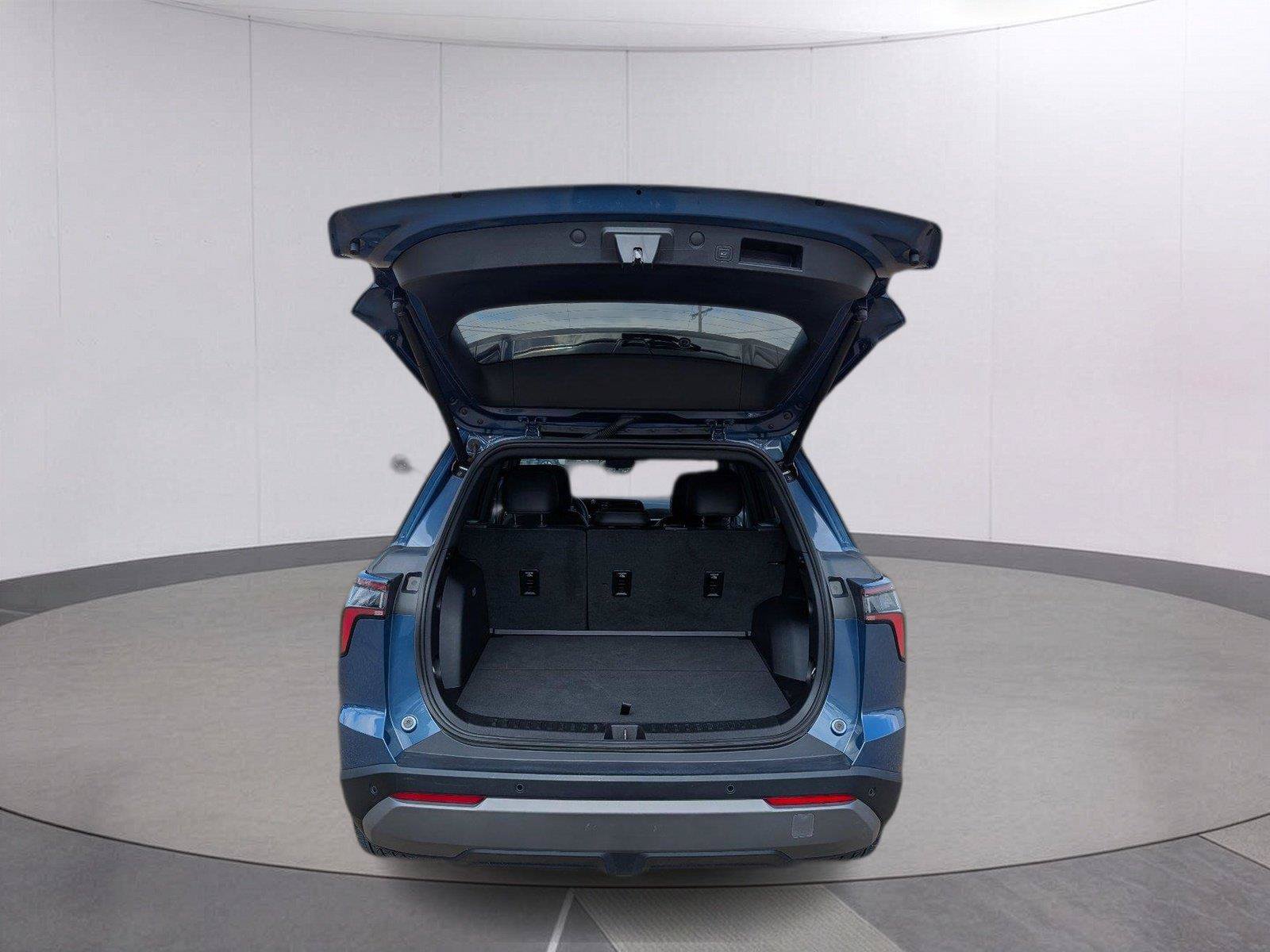Used 2026 Chevrolet Equinox LT w/ Convenience Package II FWD image 5