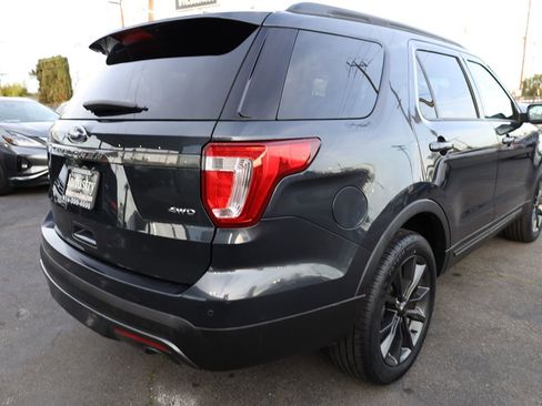 Used 2017 Ford Explorer XLT w/ Equipment Group 202A image 4