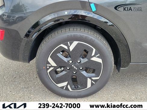 New 2026 Kia Niro Wind FWD image 9