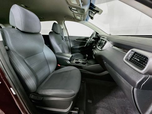 Used 2017 Kia Sorento AWD w/ LX Convenience Package image 29