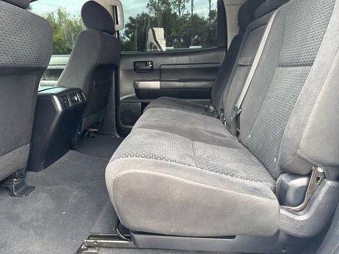 Used 2013 Toyota Tundra 4x4 CrewMax image 16