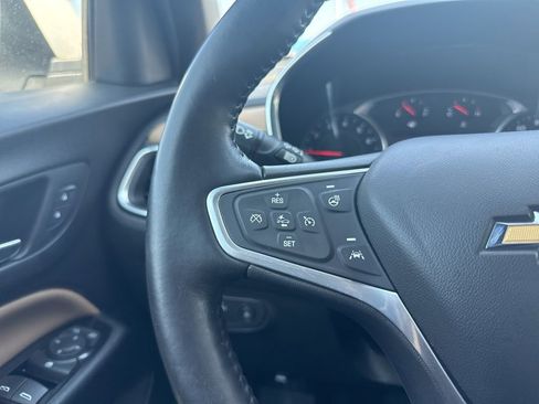 Used 2022 Chevrolet Equinox Premier FWD image 16