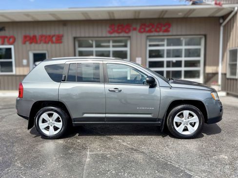 Used 2011 Jeep Compass Sport FWD image 1