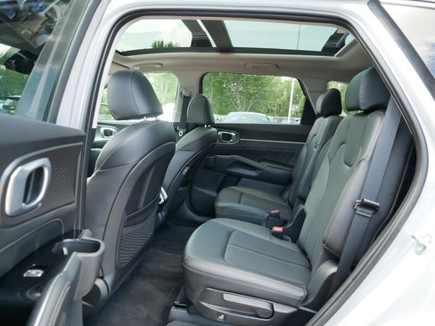 Certified 2023 Kia Sorento SX AWD/4WD image 35
