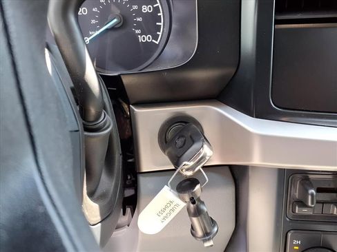 Used 2023 Ford F450 XLT image 8