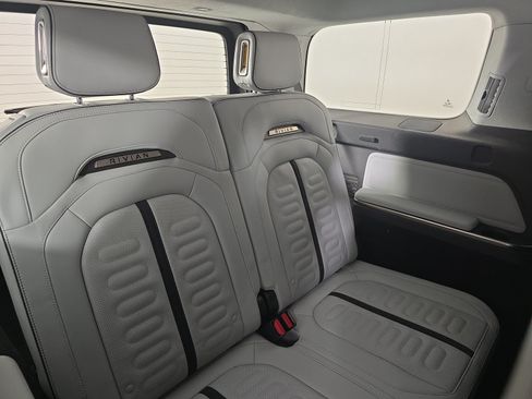 Used 2023 Rivian R1S Adventure AWD/4WD image 25