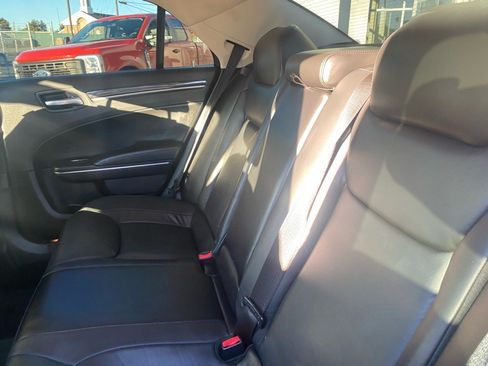 Used 2016 Chrysler 300 Limited image 15