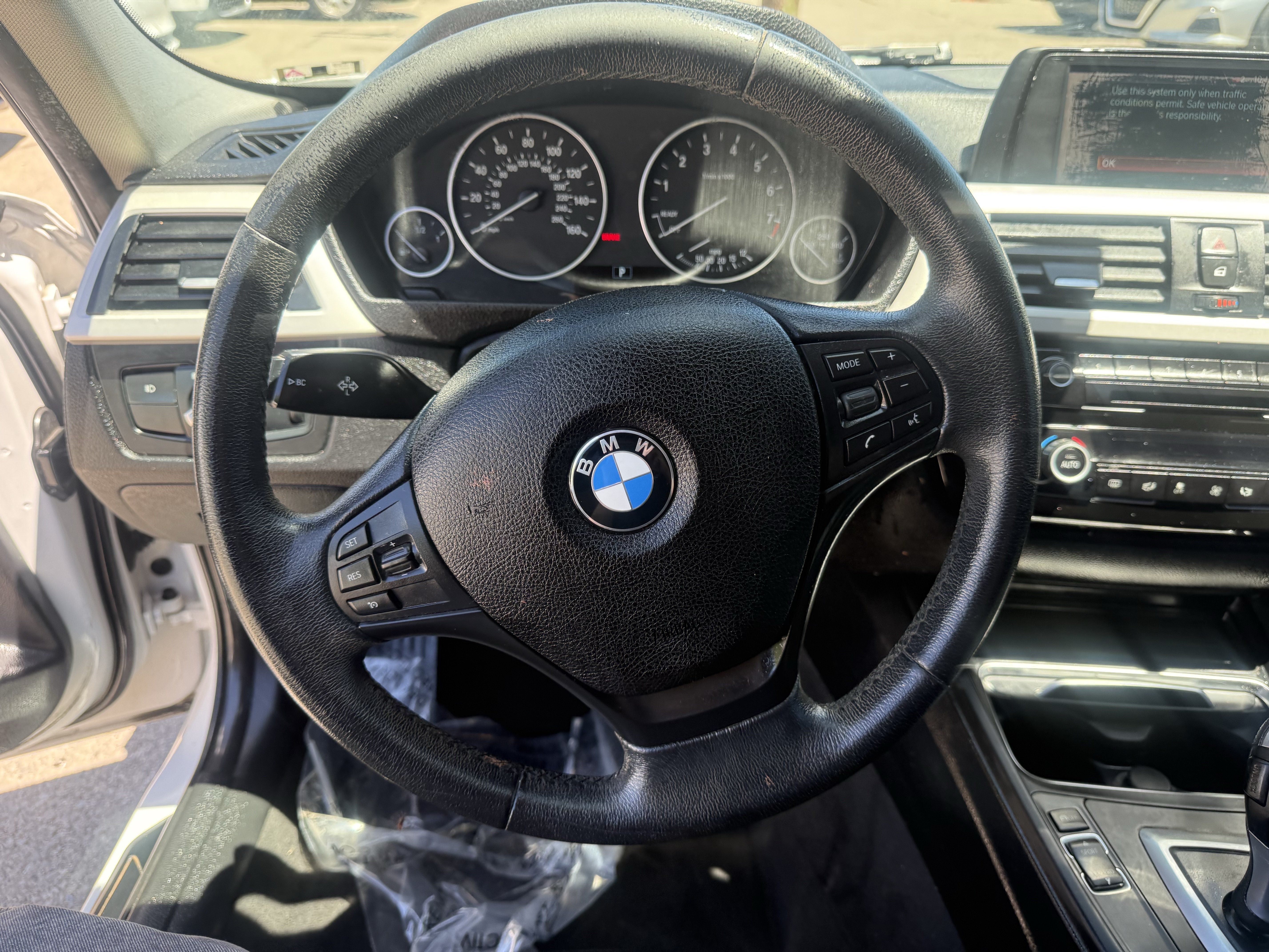 Used 2018 BMW 320i Sedan RWD image 17