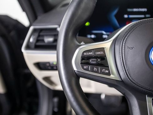 Used 2023 BMW i4 eDrive40 w/ M Sport Package image 32