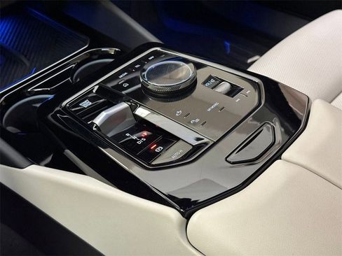 Used 2024 BMW 530i xDrive w/ Premium Package image 26