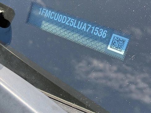 Used 2020 Ford Escape Titanium FWD image 15