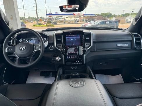 Used 2025 RAM 1500 Laramie w/ Sport Appearance Package AWD/4WD image 8