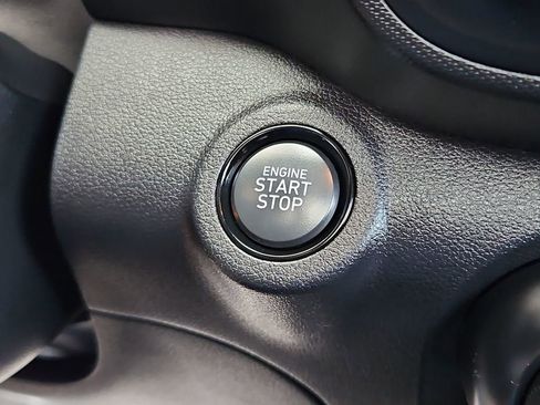 Used 2025 Hyundai Venue SEL image 16