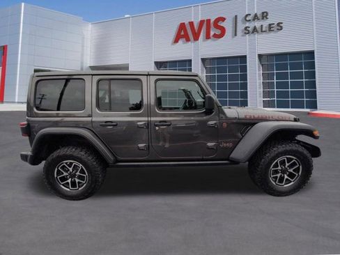 Used 2025 Jeep Wrangler Unlimited Rubicon w/ Convenience Group image 5