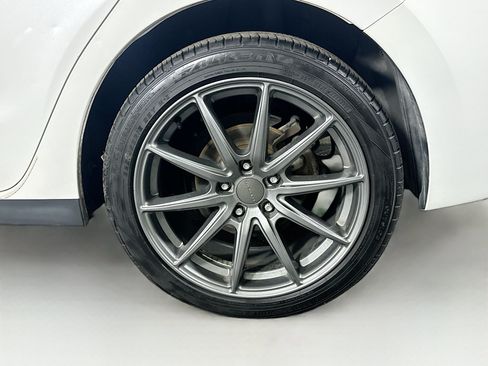 Used 2018 MAZDA MAZDA3 Touring FWD image 11