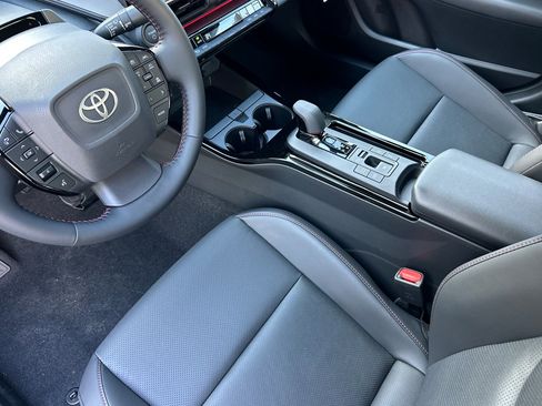 New 2026 Toyota Prius Plug-In Hybrid image 8