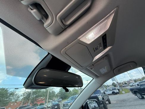 Used 2022 Toyota RAV4 XLE FWD image 23