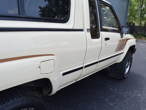 Used 1988 Toyota Pickup SR5 image 26