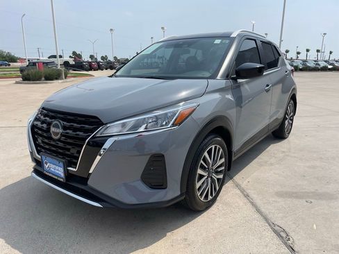 Certified 2024 Nissan Kicks SV FWD image 4