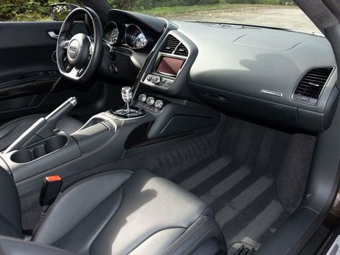 Used 2015 Audi R8 V10 image 65