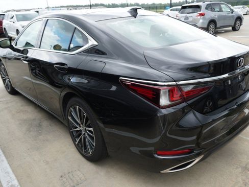 Certified 2025 Lexus ES 350 w/ Premium Package image 8
