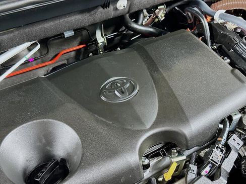 Used 2021 Toyota RAV4 LE image 42