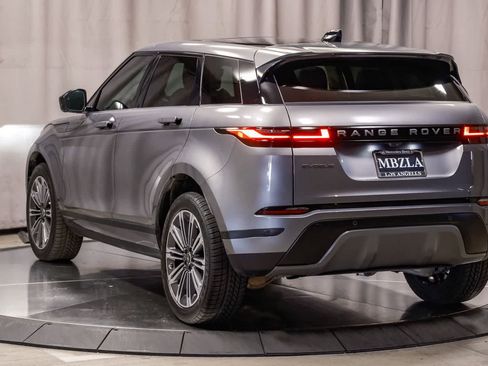 Used 2025 Land Rover Range Rover Evoque S AWD/4WD image 2