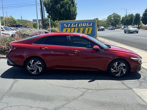 Used 2024 Hyundai Elantra SEL w/ Convenience Package FWD image 2