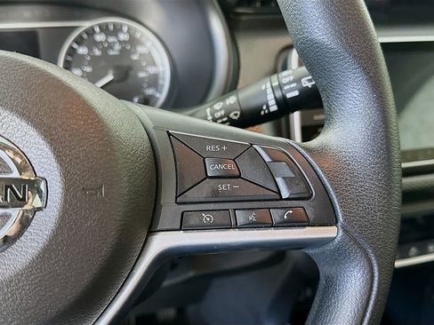 Used 2019 Nissan Kicks SV FWD image 25