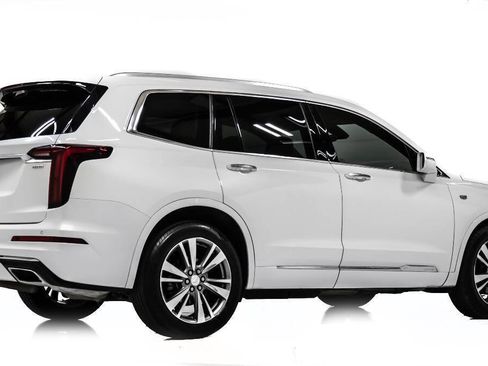 Used 2020 Cadillac XT6 Premium Luxury FWD image 3