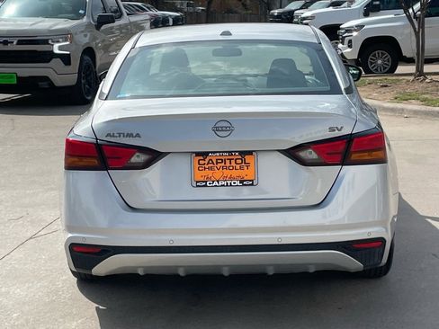 Used 2024 Nissan Altima 2.5 SV image 5