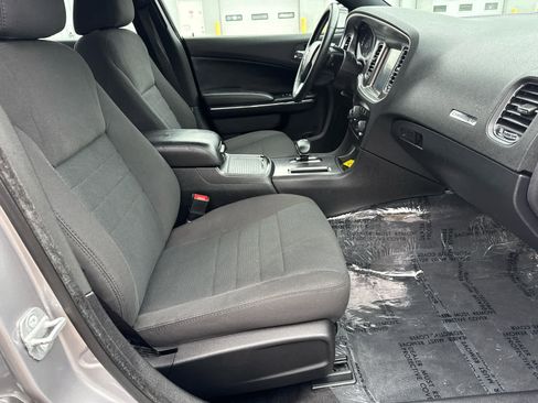 Used 2014 Dodge Charger SXT image 12