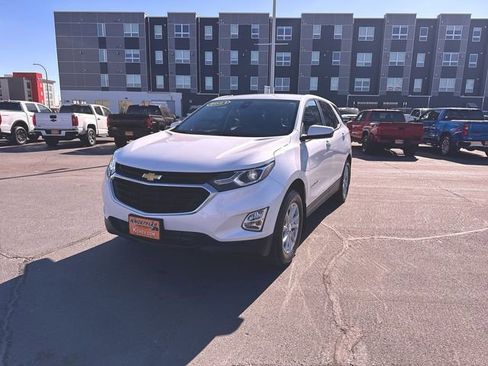 Used 2021 Chevrolet Equinox LT image 1