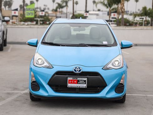 Used 2016 Toyota Prius C One image 3