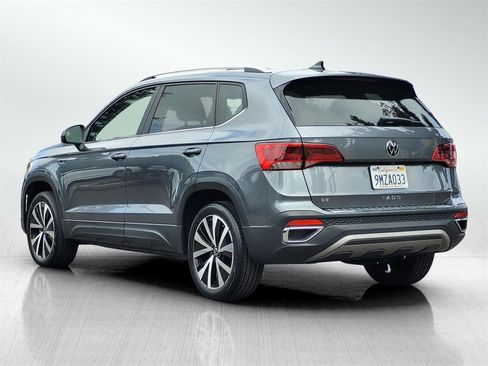Used 2024 Volkswagen Taos SE image 6