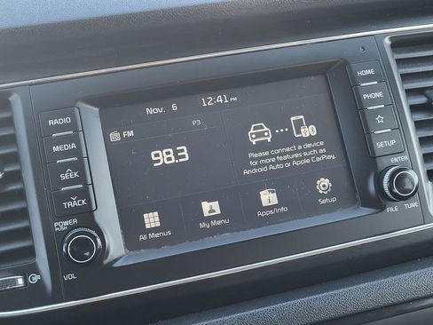 Used 2021 Kia Sedona LX image 15