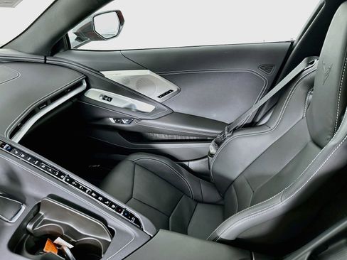 Used 2022 Chevrolet Corvette Stingray Preferred Cpe w/ Z51 Performance Package RWD image 28