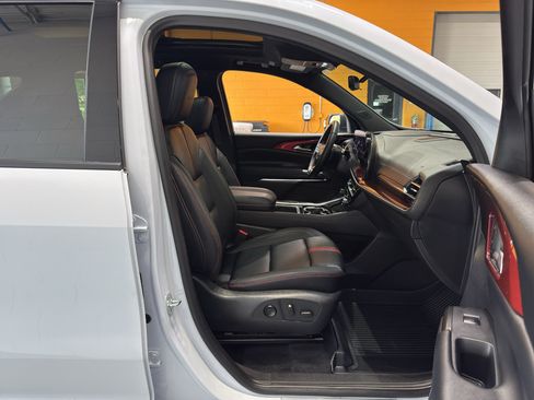 Used 2026 Chevrolet Traverse RS w/ LPO, Floor Liner Package AWD/4WD image 20