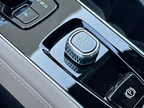 New 2026 Volvo XC90 B5 Core image 20