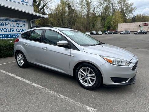 Used 2016 Ford Focus SE image 3