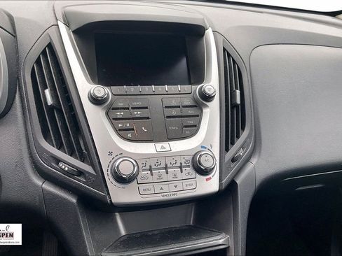 Used 2017 Chevrolet Equinox LT image 6