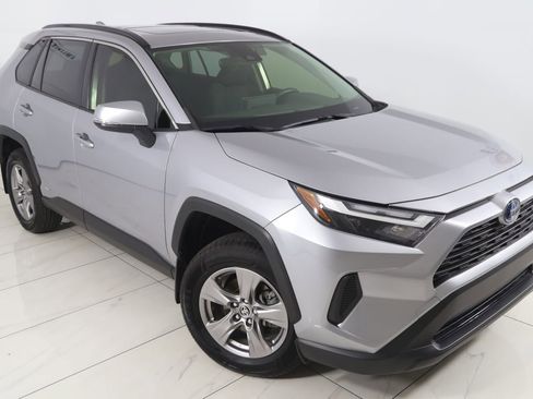 Used 2024 Toyota RAV4 XLE w/ Convenience Package image 17