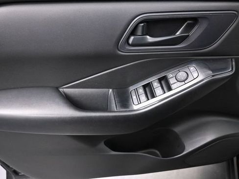 Used 2024 Nissan Rogue S AWD/4WD image 7