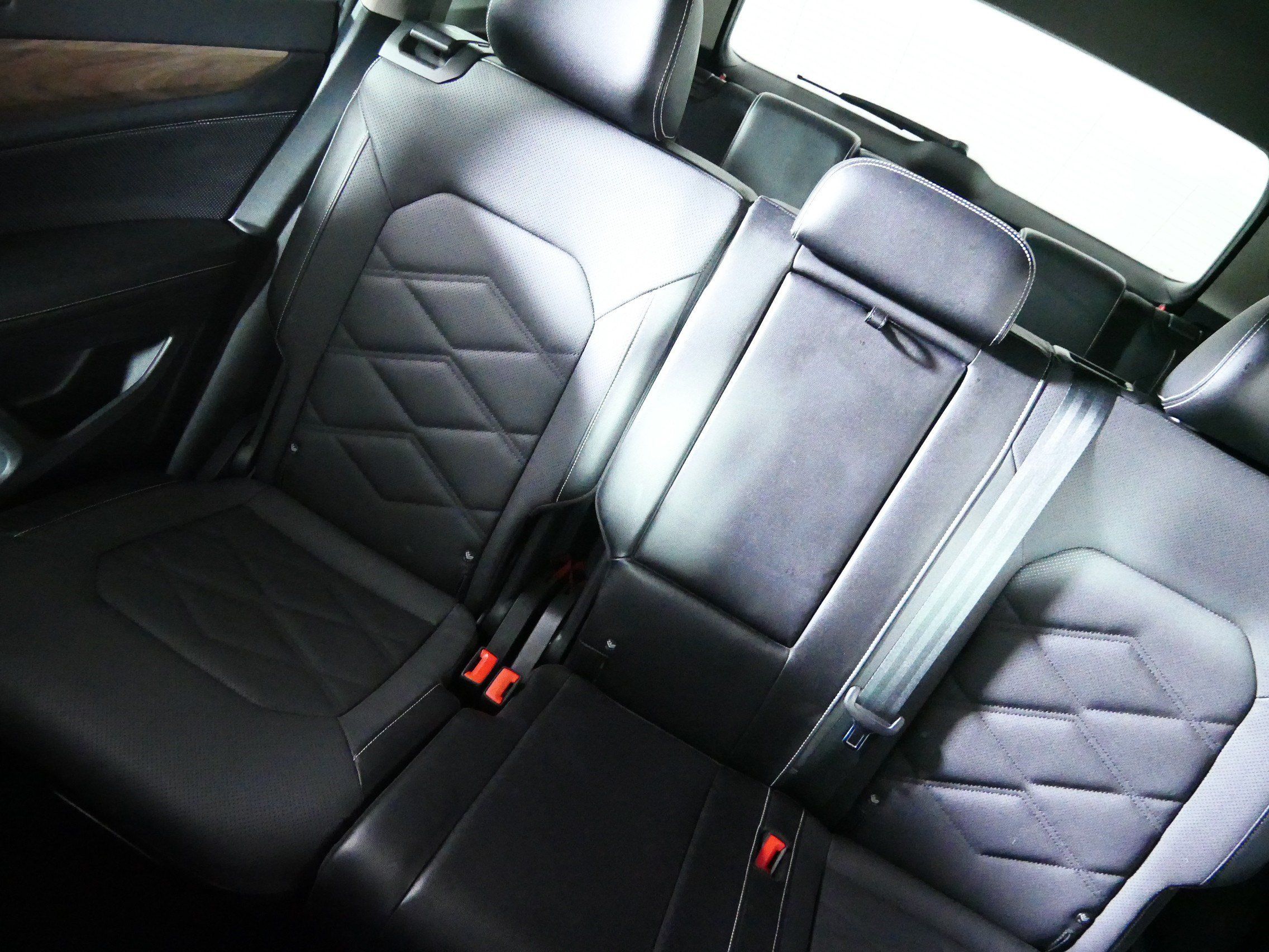 Used 2024 Volkswagen Atlas SE AWD/4WD image 12