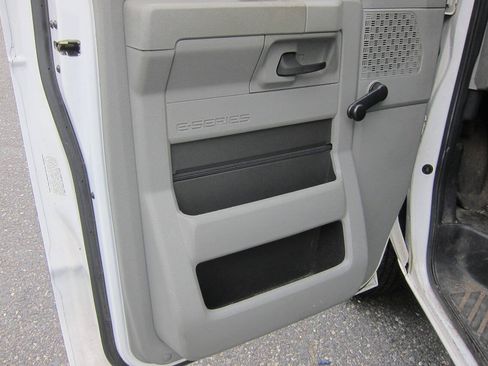 Used 2016 Ford E-450 and Econoline 450 Super Duty w/ Shuttle Bus Prep Package RWD image 11