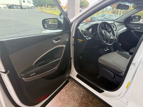 Used 2016 Hyundai Santa Fe Sport image 10