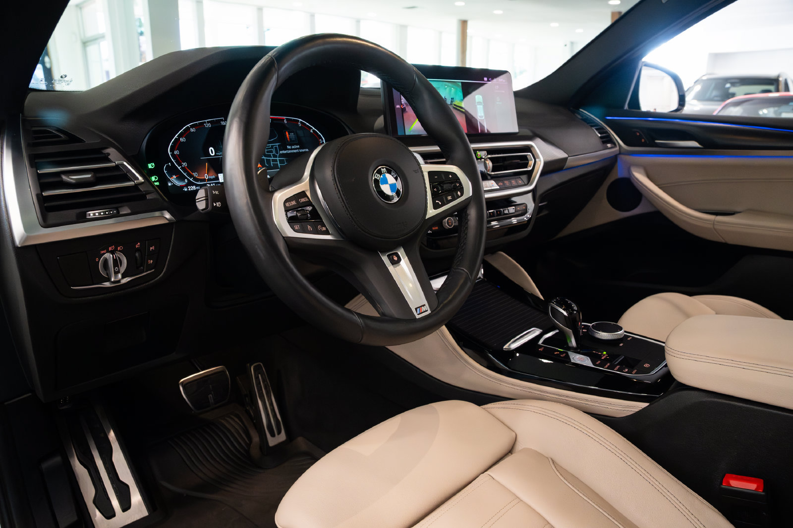 Used 2023 BMW X4 xDrive30i w/ M Sport Package AWD/4WD image 18