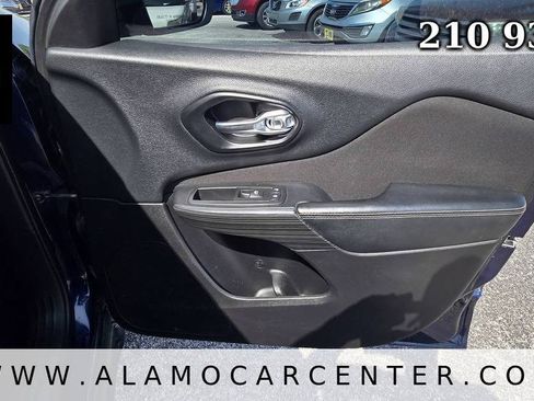 Used 2015 Jeep Cherokee Sport w/ Sport Appearance Group FWD image 18