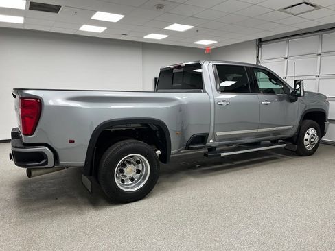 Used 2025 Chevrolet Silverado 3500 High Country w/ High Country Premium Package AWD/4WD image 11